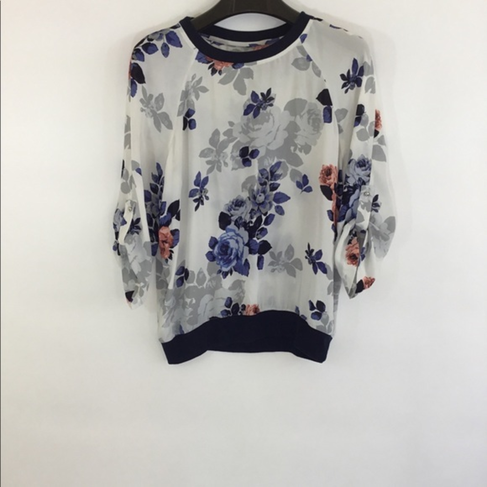Cute Long Sleeved Floral Blouse‎